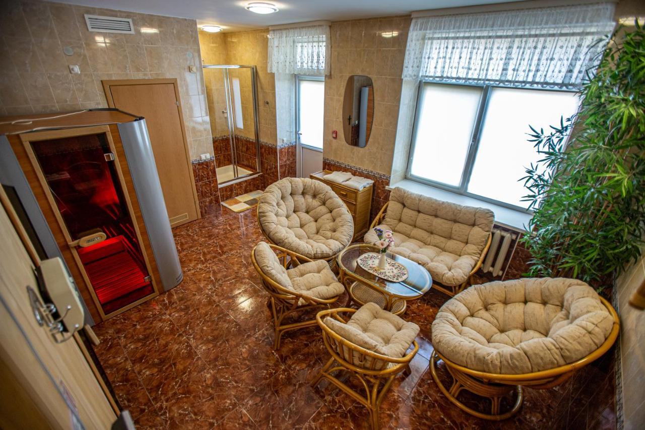 Premier Hotel Palazzo Полтава Екстериор снимка