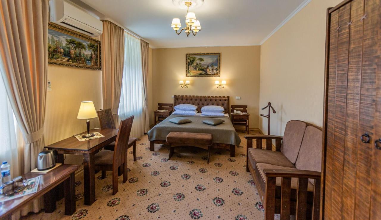 Premier Hotel Palazzo Полтава Екстериор снимка