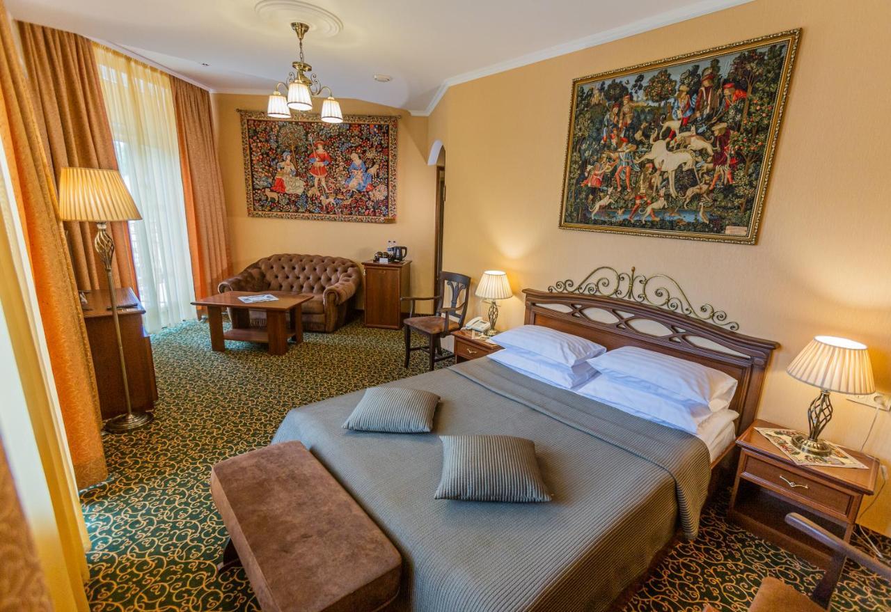 Premier Hotel Palazzo Полтава Екстериор снимка