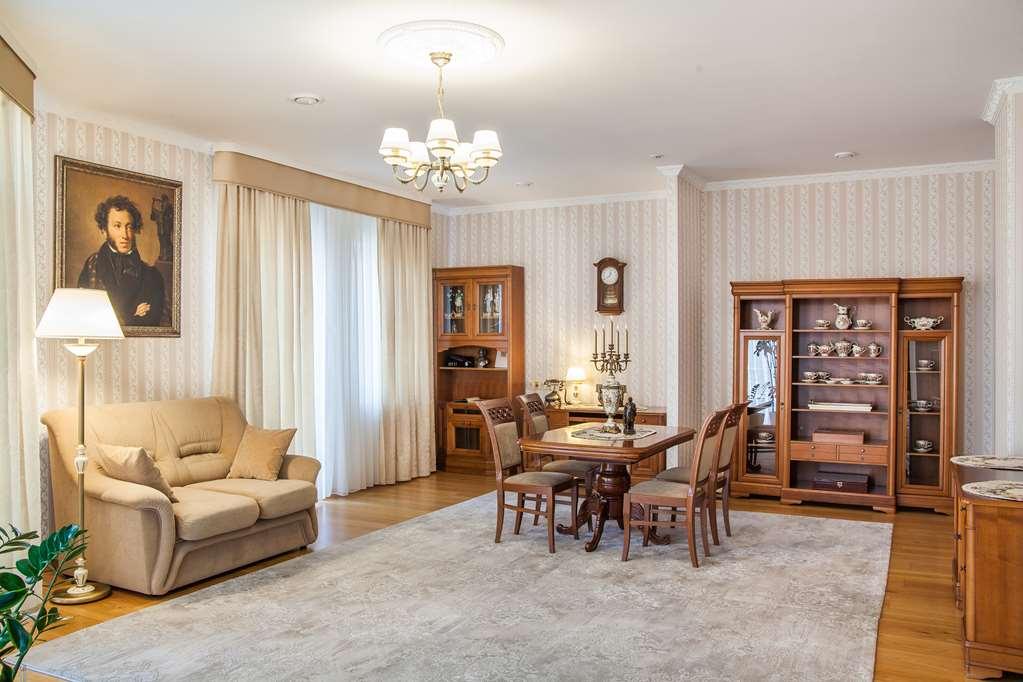 Premier Hotel Palazzo Полтава Стая снимка