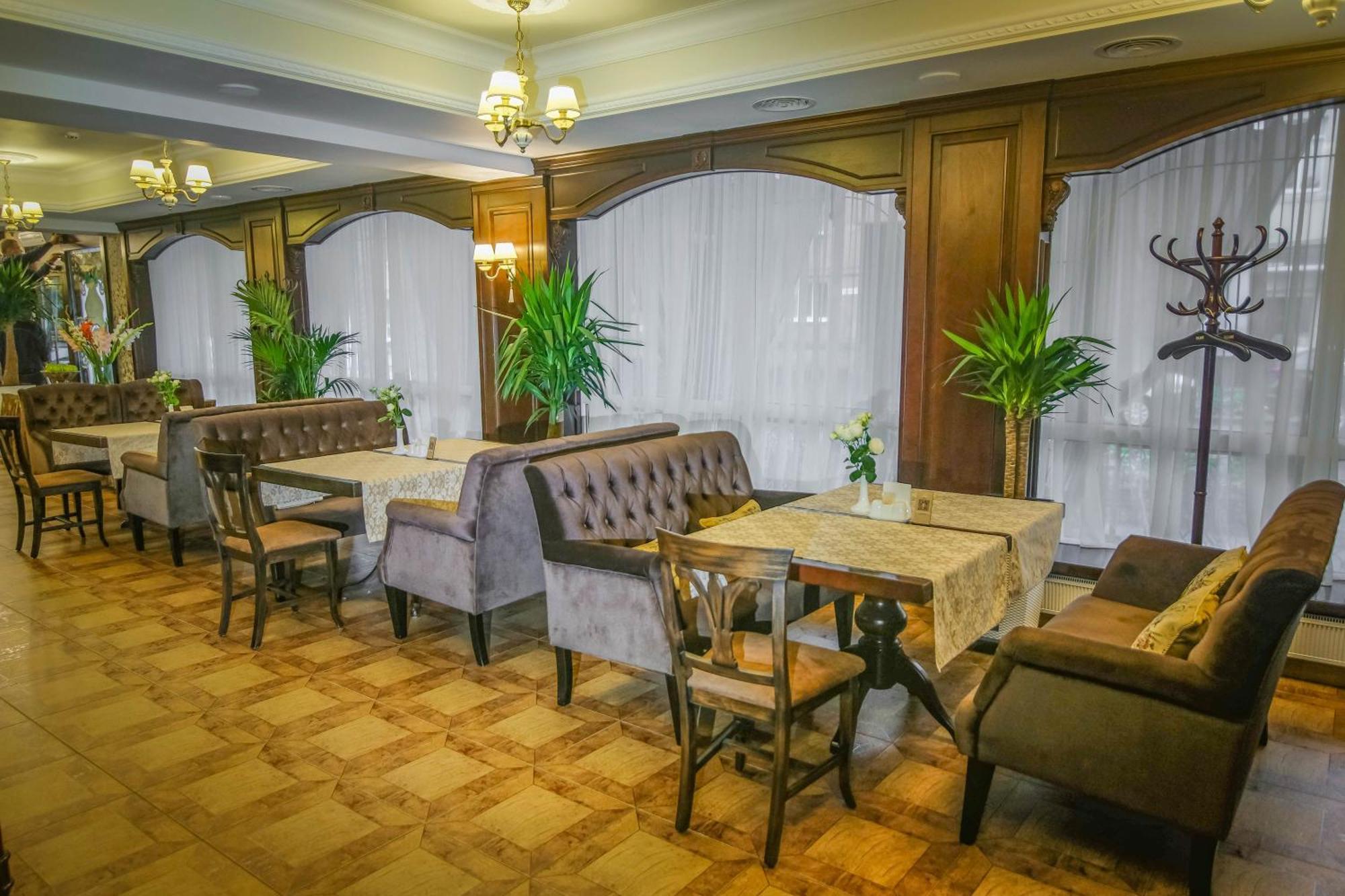 Premier Hotel Palazzo Полтава Екстериор снимка
