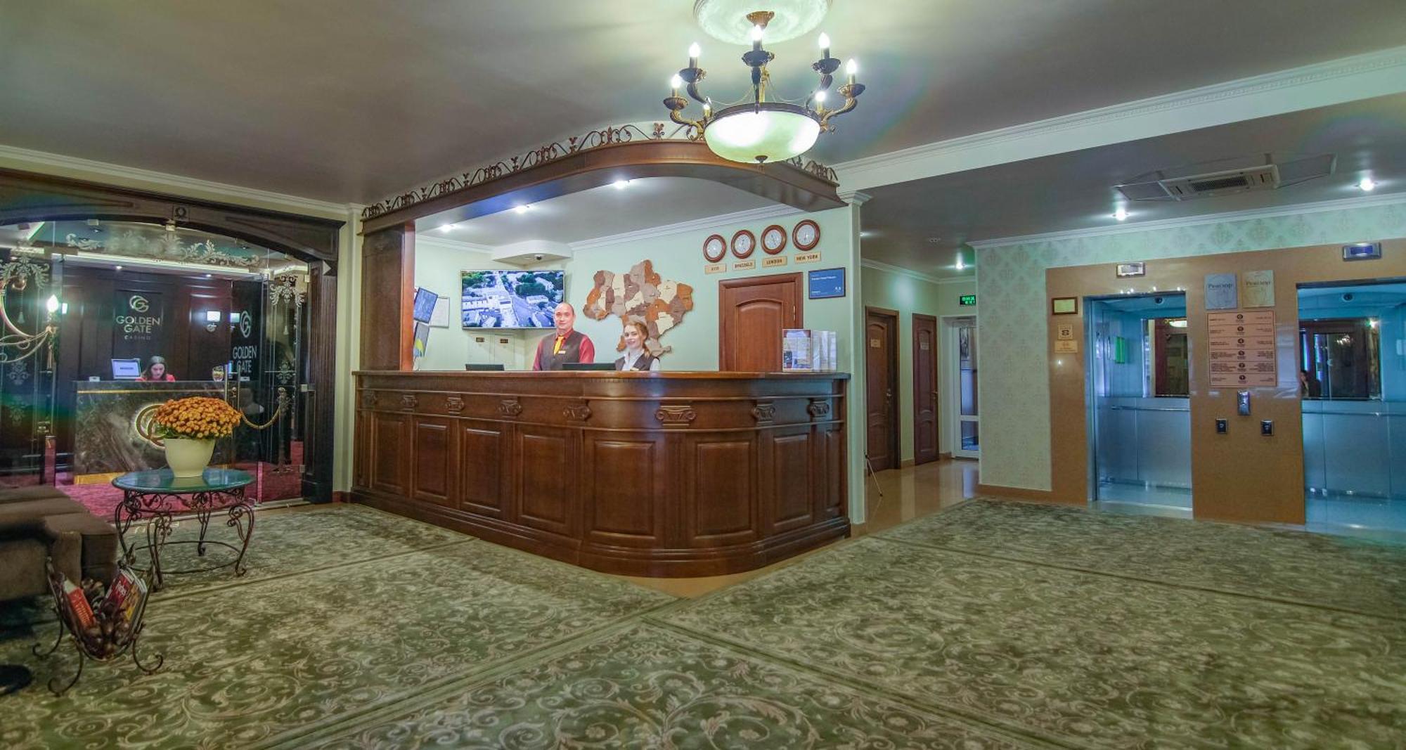 Premier Hotel Palazzo Полтава Екстериор снимка