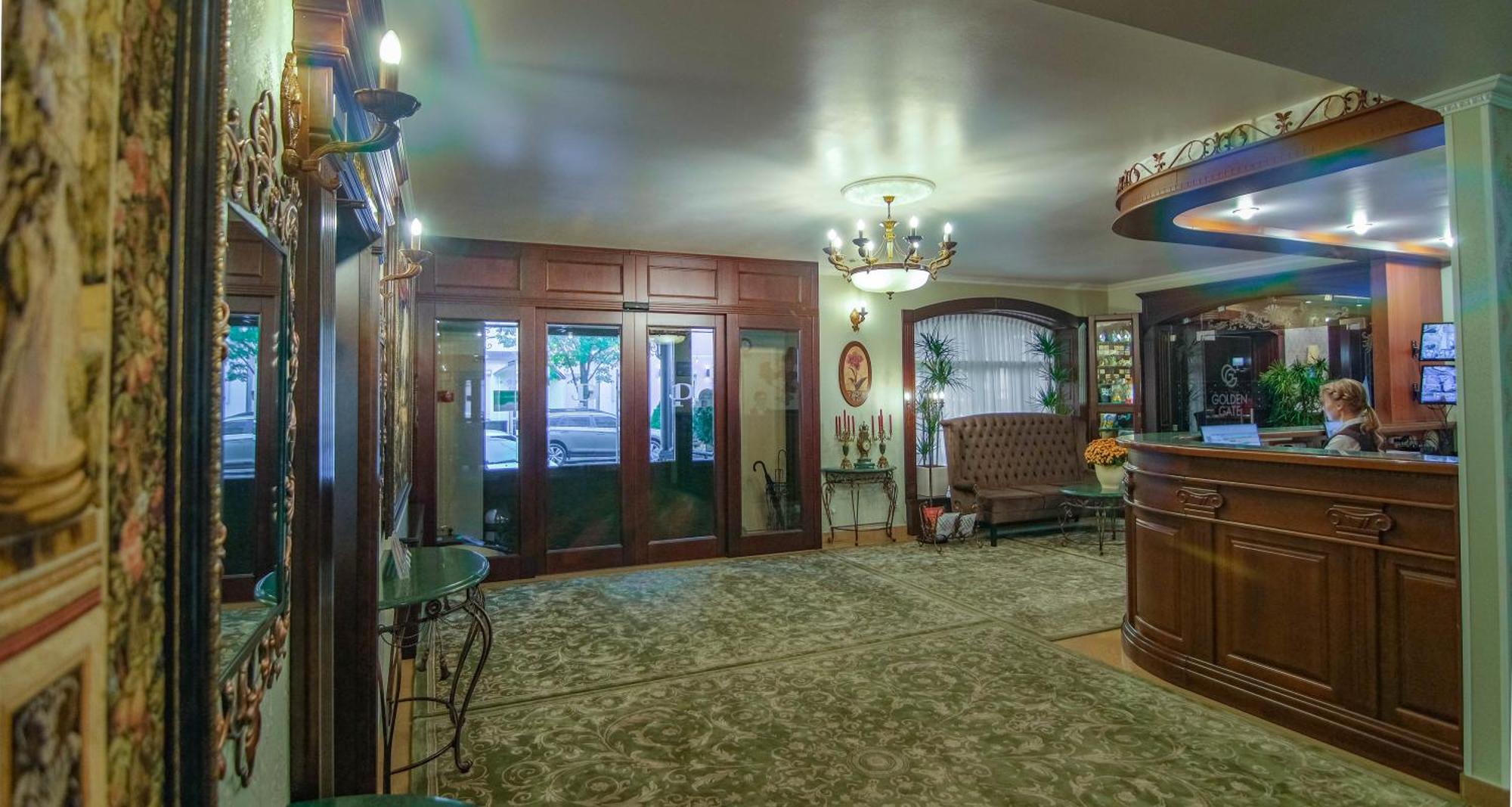Premier Hotel Palazzo Полтава Екстериор снимка