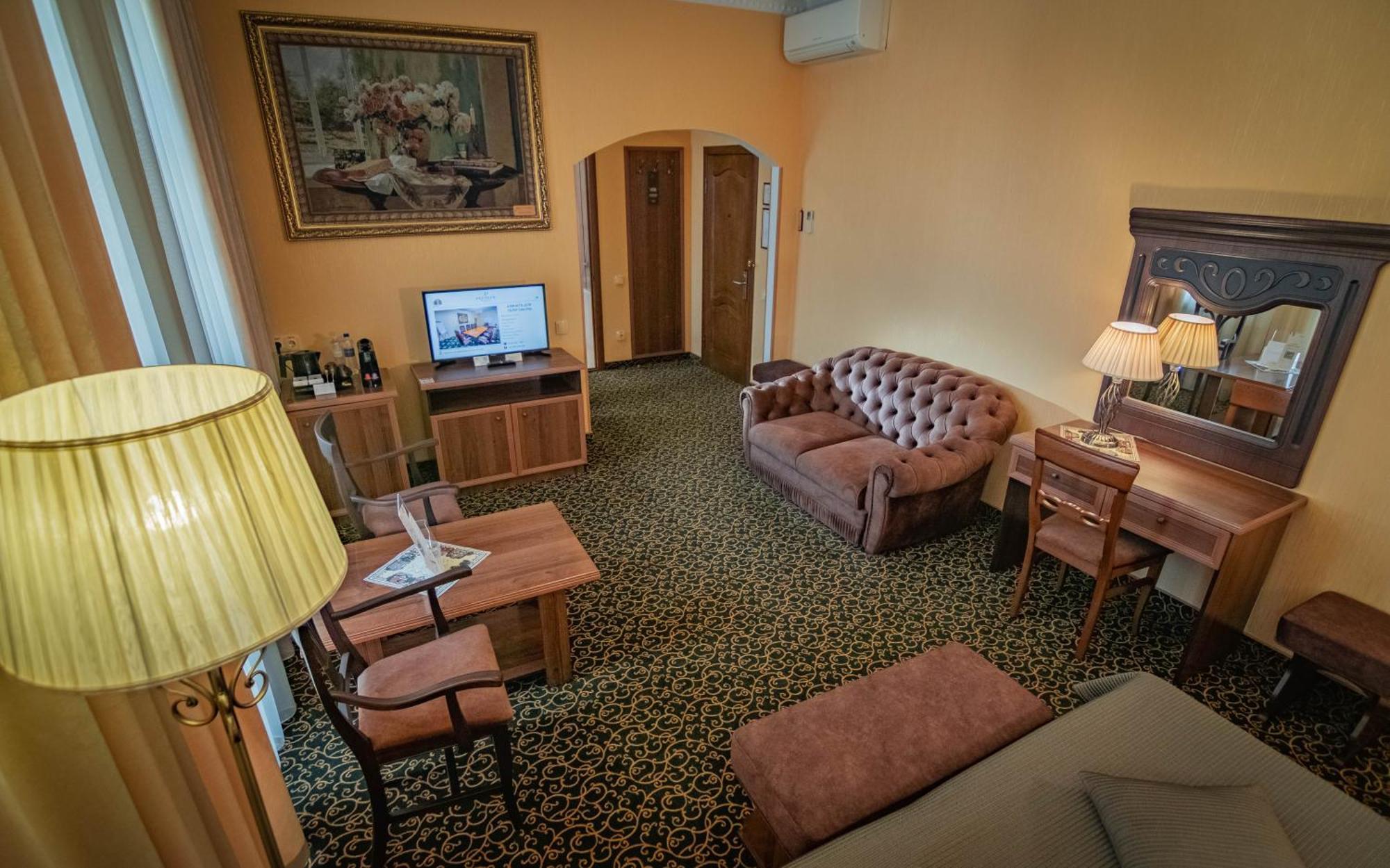 Premier Hotel Palazzo Полтава Екстериор снимка