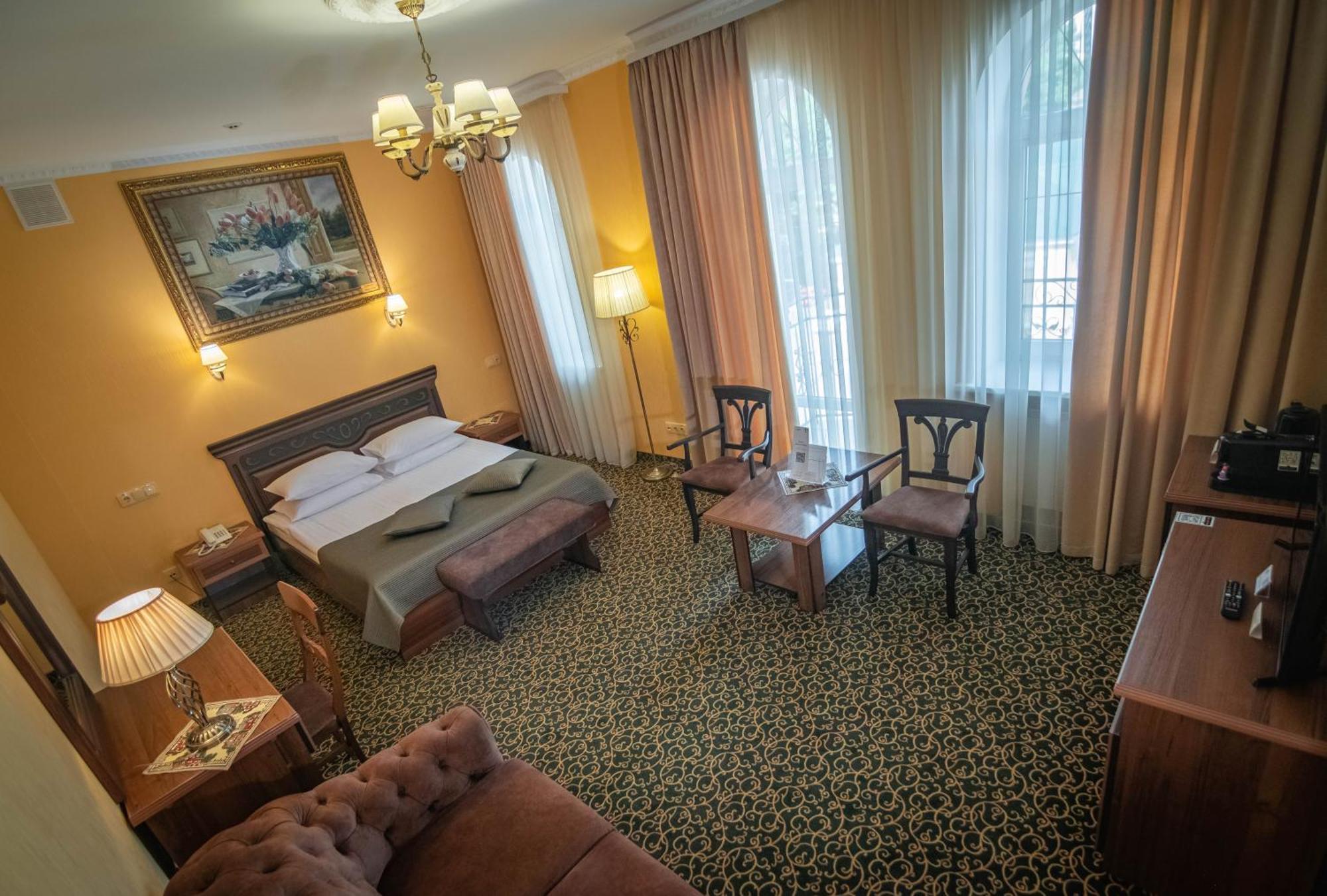 Premier Hotel Palazzo Полтава Екстериор снимка