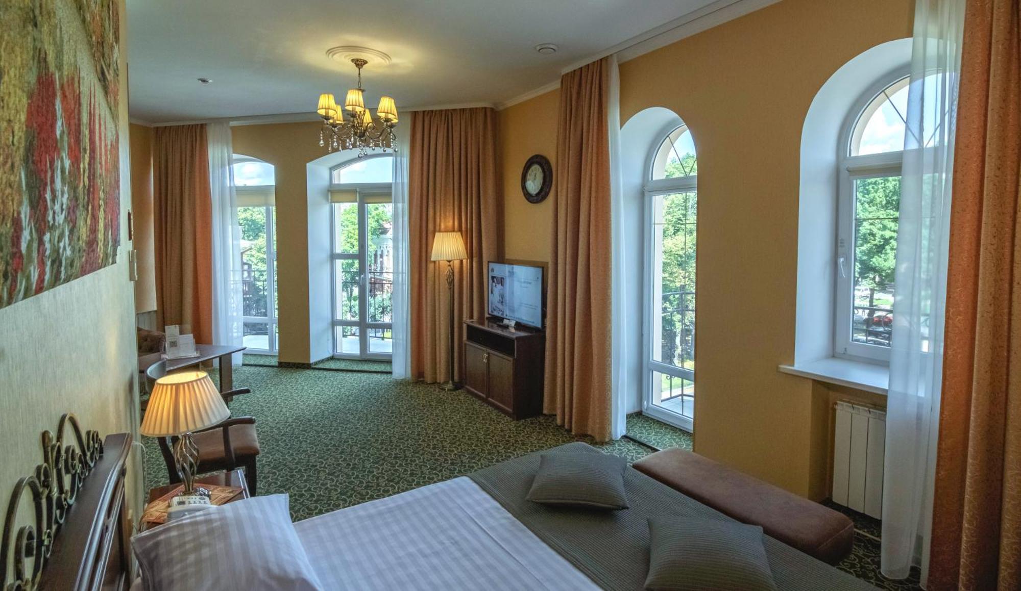 Premier Hotel Palazzo Полтава Екстериор снимка