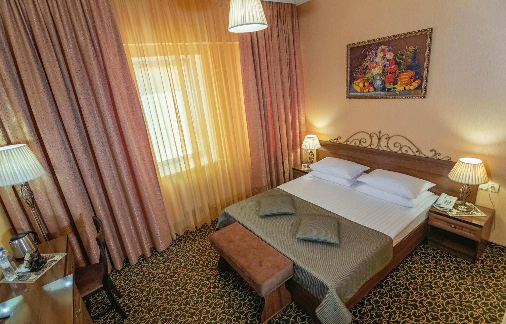 Premier Hotel Palazzo Полтава Екстериор снимка